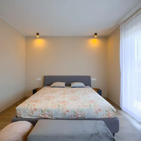 Loreta With Sea View Villa Pula