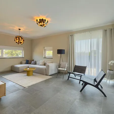 Loreta With Sea View