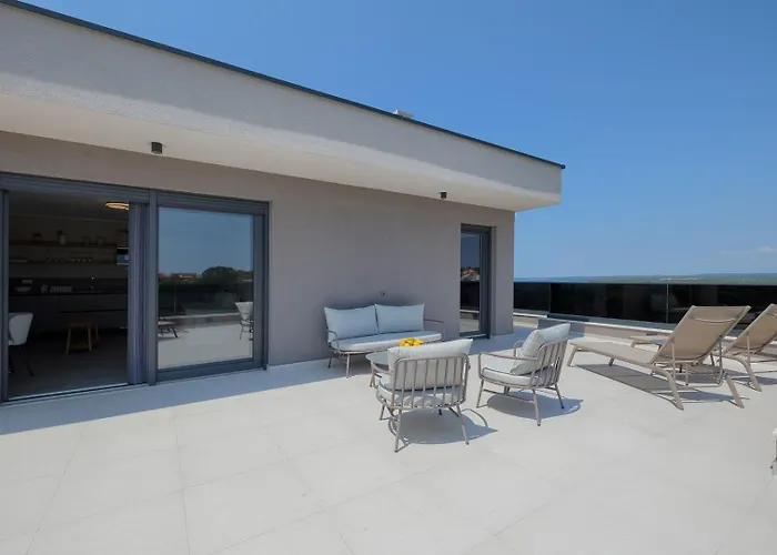 Villa Loreta With Sea View