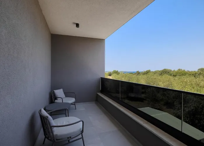 Loreta With Sea View *