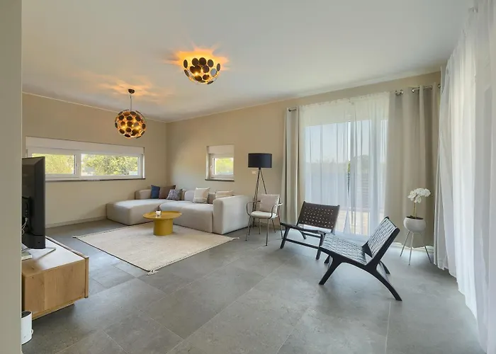 Loreta With Sea View