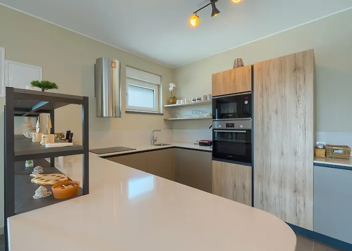 Loreta With Sea View *