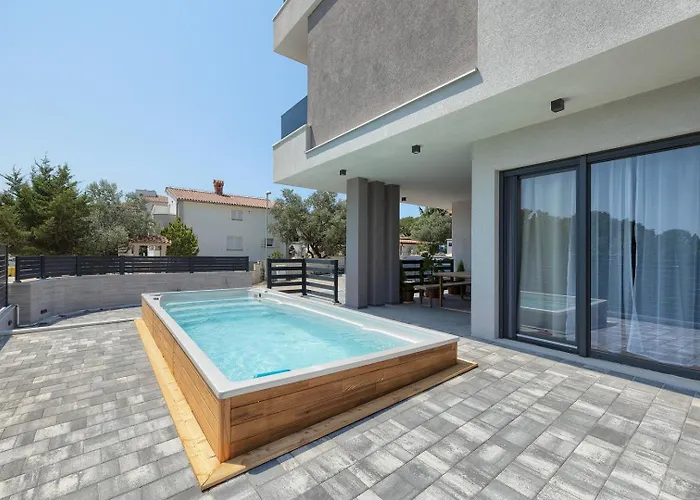 Loreta With Sea View