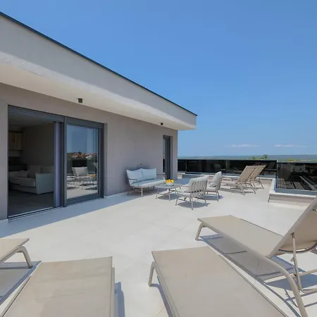 Loreta With Sea View