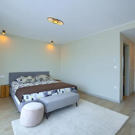 Loreta With Sea View 别墅