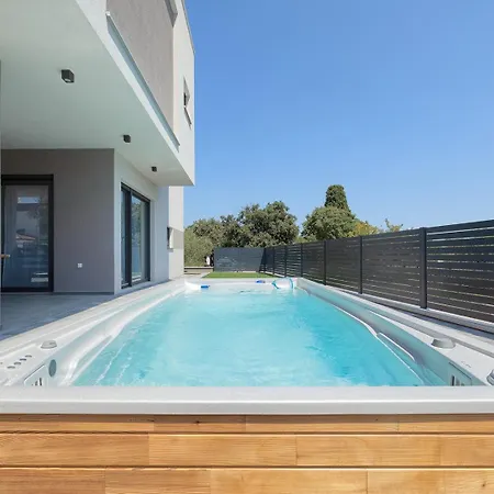 Loreta With Sea View *