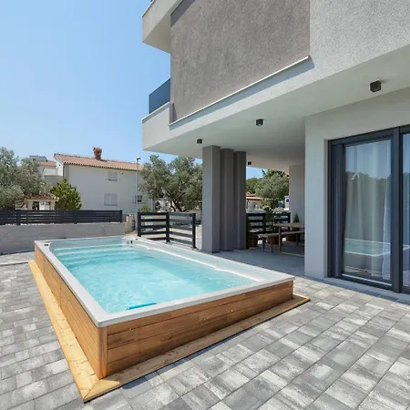 Loreta With Sea View