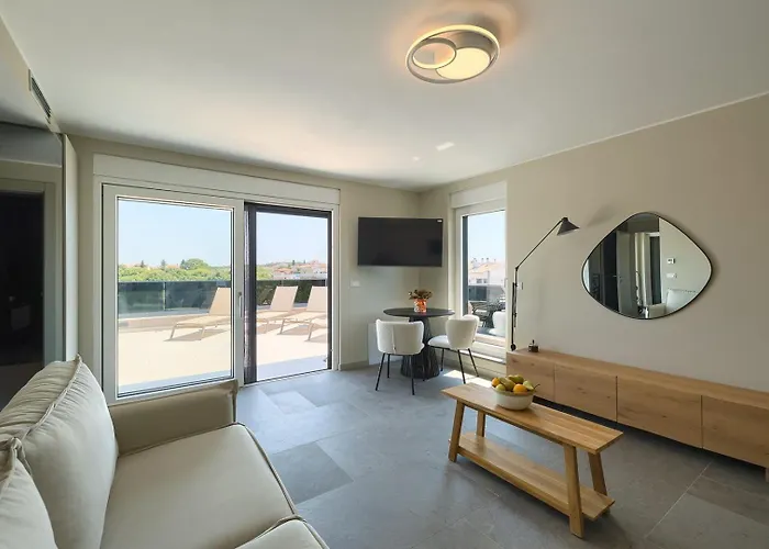 Loreta With Sea View Villa Pula