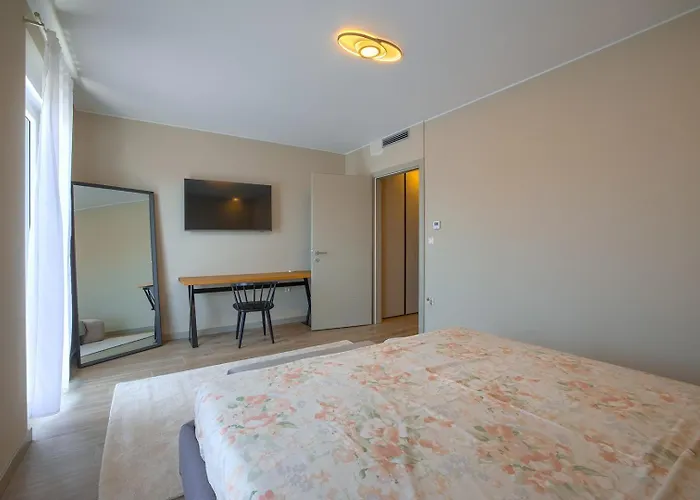 Loreta With Sea View