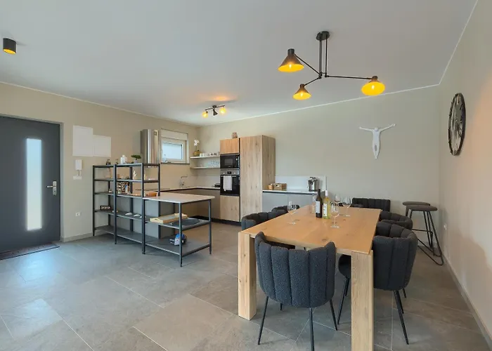 Loreta With Sea View *