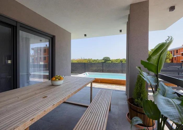 Villa Loreta With Sea View