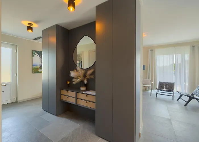 Loreta With Sea View