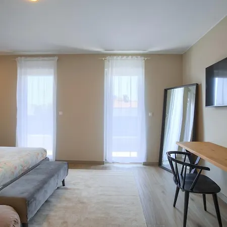 Loreta With Sea View بولا