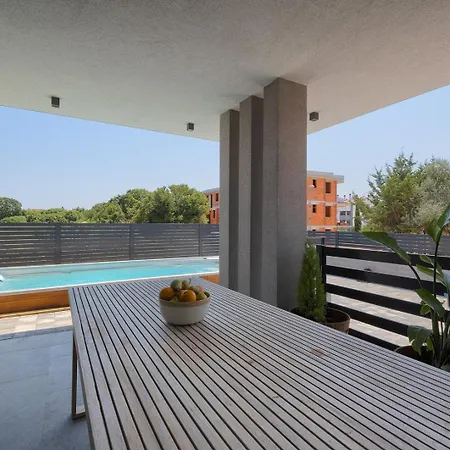 فيلة Loreta With Sea View