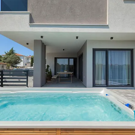 Loreta With Sea View * بولا